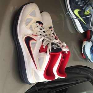 Lebron James Nike’s